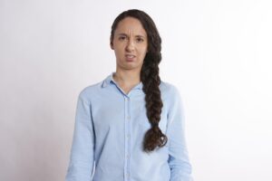パンプスが脱げる歩き方を直す方法は何ですか？