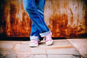 人前で靴を脱ぐ自信が持てる足のケア方法は？