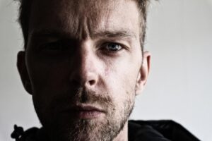 仕事中に足の消臭クリームはどれが効果的？